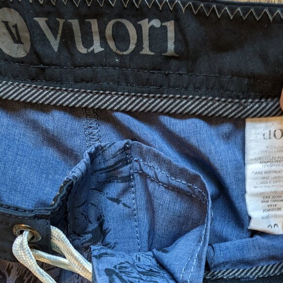 Vuori Cruise Boardshorts 30 Blue Floral - Picture 3 of 5